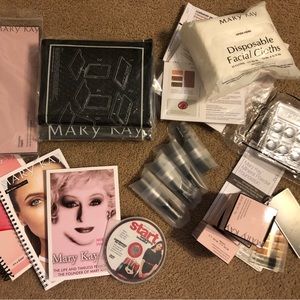 Contents of Mary Kay Consultant sales starter case